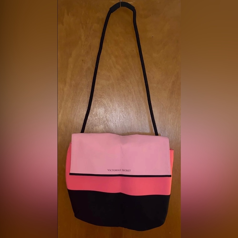 Victoria’s Secret Shoulder Thermal Bag